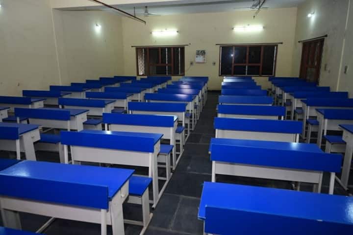 Chouksey College of Ayurved Research Center and Hospital campus in Bilaspur, Chhattisgarh, India — photo 4
