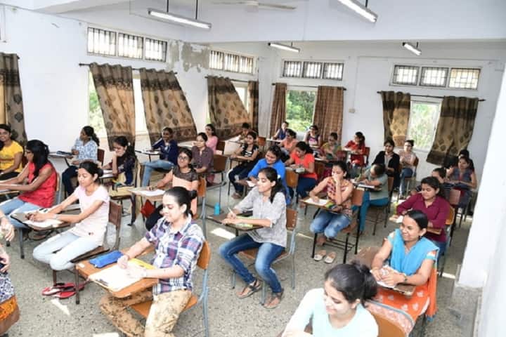 PVDT College of Education for Women campus in Mumbai, Maharashtra, India — photo 2