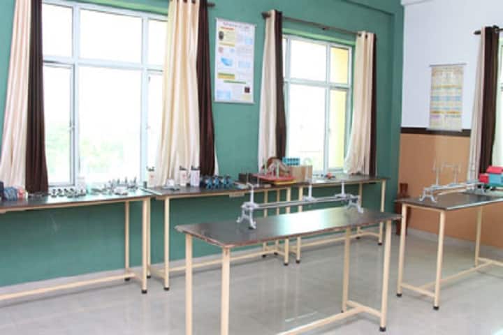 Smt Kamla Devi Vidyapeeth campus in Meerut, Uttar Pradesh, India — photo 6