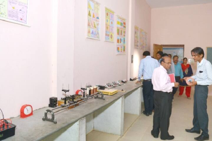 Adarsh Mahila Shikshak Prashikshan College campus in Churu, Rajasthan, India — photo 6