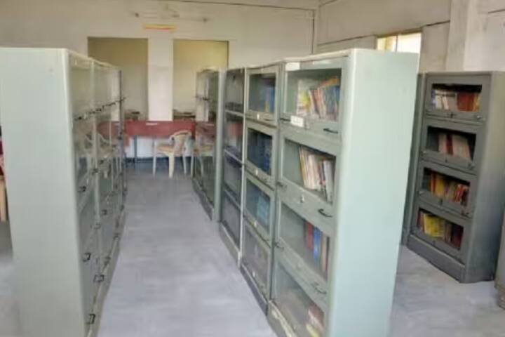 Late Govindrao Patil College of Education campus in Darwha, Maharashtra, India — photo 3