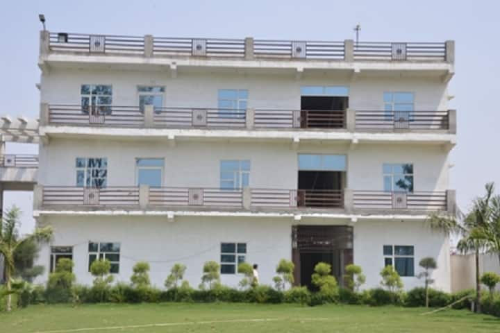 Parsandi Devi College of Management and Technology campus in Greater Noida, Uttar Pradesh, India — photo 1