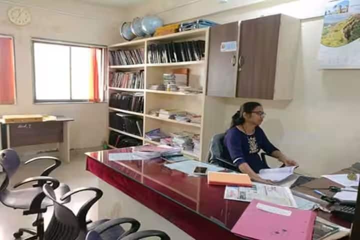 Snehavardhak Mandal Shaikshanik Trust College of Education campus in Talegaon Dabhade, Maharashtra, India — photo 2