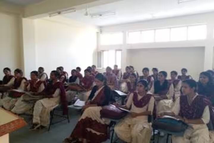 Mrs Helena Kaushik Womens Education College campus in Jhunjhunu, Rajasthan, India — photo 3