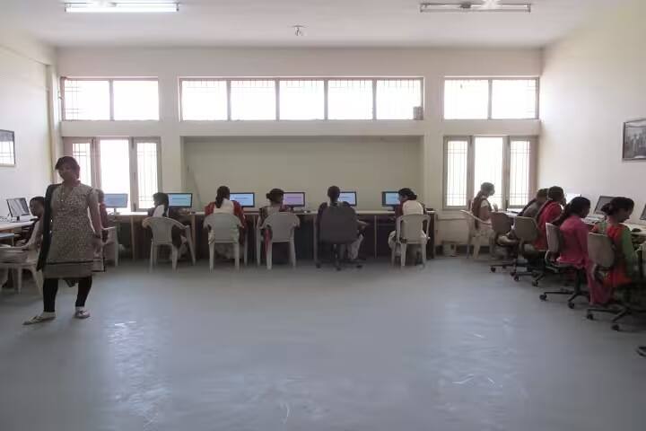 Mrs Helena Kaushik Womens Education College campus in Jhunjhunu, Rajasthan, India — photo 5