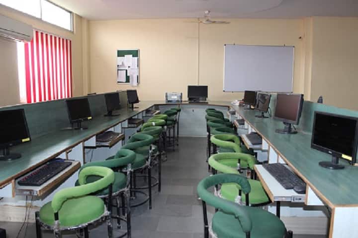 Shyam TT College campus in Jaipur, Rajasthan, India — photo 3
