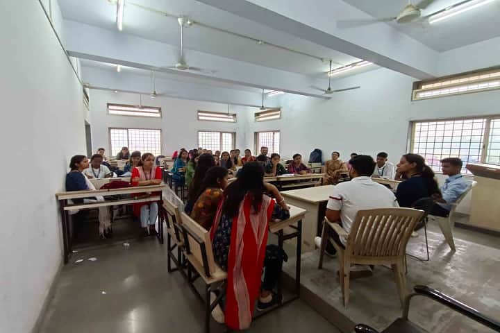 SSR College of Education campus in Silvassa, Dadra and Nagar Haveli, India — photo 1