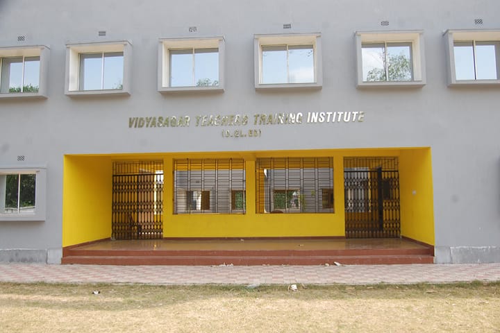 Vidyasagar Teachers Training Institute campus in South 24 Parganas, West Bengal, India — photo 1