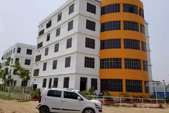LNM College of Higher Education campus in Patna, Bihar, India — photo 2