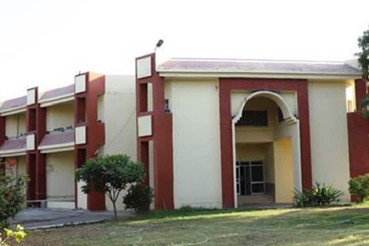Swami Keshwanand Rajasthan Agricultural University campus in Bikaner, Rajasthan, India — photo 3