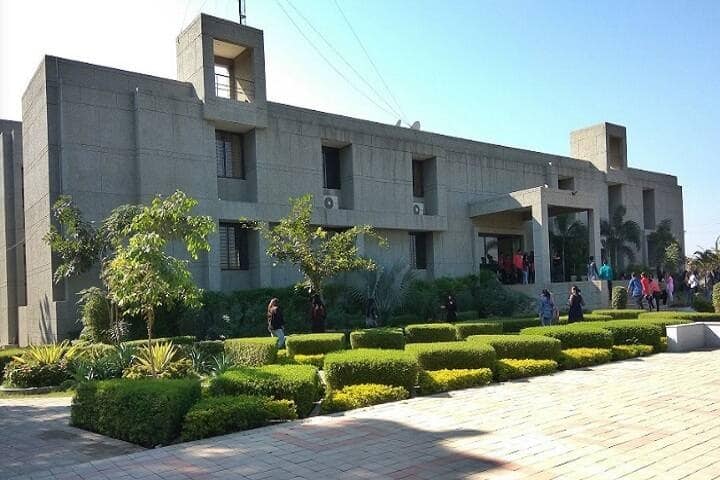 Shri BA Dangar Homoeopathic Medical College and Hospital campus in Rajkot, Gujarat, India — photo 1