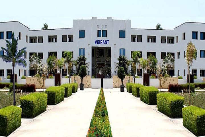 Vibrant Physiotherapy College campus in Surat, Gujarat, India — photo 1