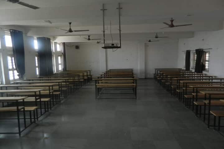 Smt Vasantben N Vyas B Ed College campus in Amreli, Gujarat, India — photo 2