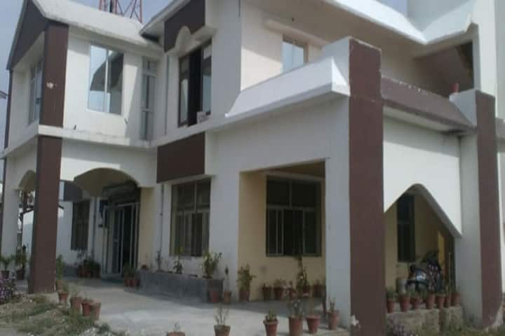 Uttarakhand Ayurvedic College campus in Haldwani, Uttarakhand, India — photo 1