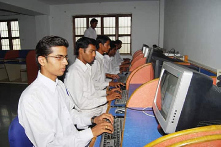 Rani Dullaiya Smriti Ayurved PG College and Hospital campus in Bhopal, Madhya Pradesh, India — photo 2