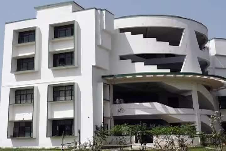 Rajesh Pandey College of Law campus in Lucknow, Uttar Pradesh, India — photo 1