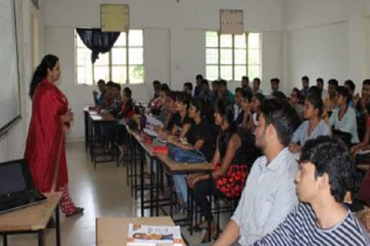 Sant Gahira Guru Vishwavidyalaya campus in Ambikapur, Chhattisgarh, India — photo 1
