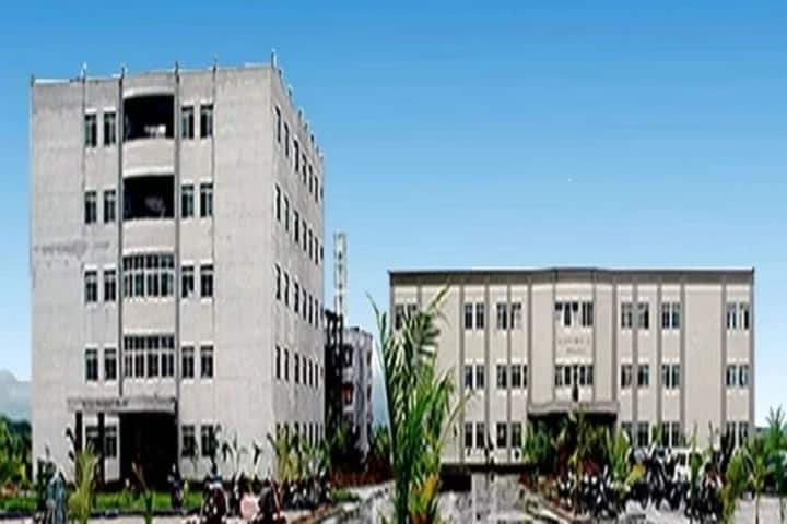 Pioneer Physiotherapy College campus in Vadodara, Gujarat, India — photo 2