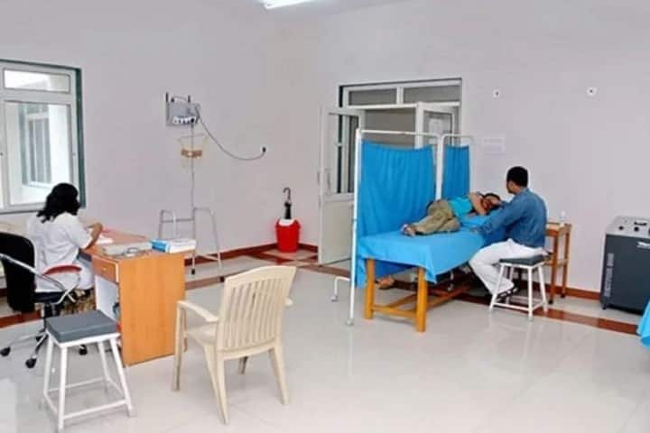 Pioneer Physiotherapy College campus in Vadodara, Gujarat, India — photo 4
