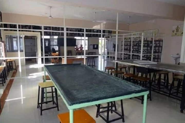 Pioneer Physiotherapy College campus in Vadodara, Gujarat, India — photo 5