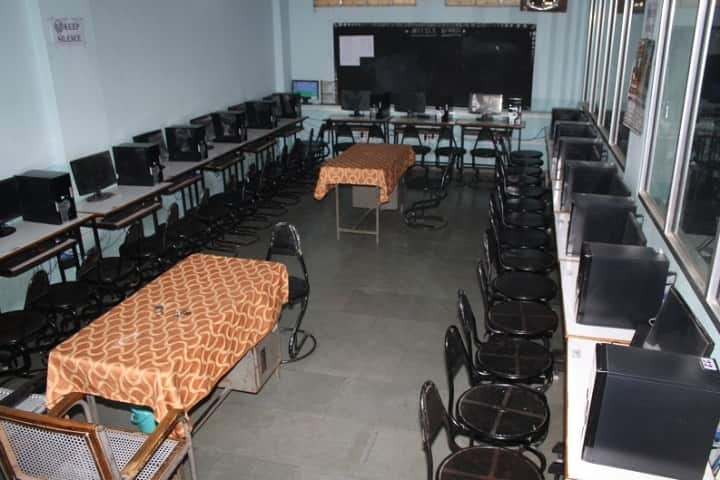 Rashtra Bharti Shiksha Mahavidhyalaya campus in Ujjain, Madhya Pradesh, India — photo 4