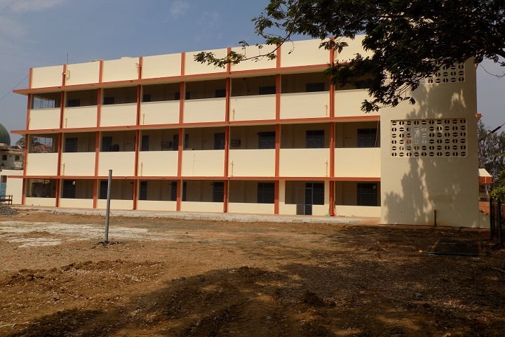 Sir CRR College of Education campus in Eluru, Andhra Pradesh, India — photo 1