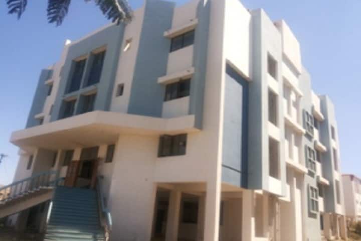 PSPMs Mahila Homoeopathic Medical College campus in Solapur, Maharashtra, India — photo 6