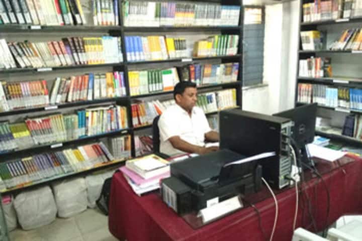 Advocate Ramkrishnaji Rathi Law College campus in Washim, Maharashtra, India — photo 3