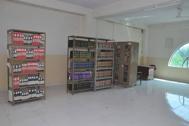 MSP Mandal's Swatantrya Senani Ramrao Awargaonkar Law College campus in Beed, Maharashtra, India — photo 4