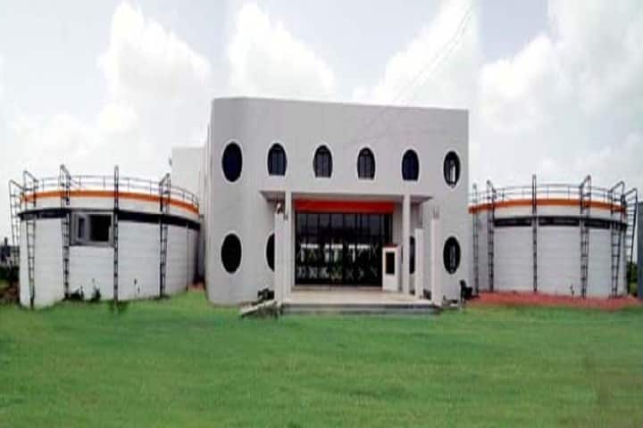Smt RD Gardi Department of Business Management campus in Rajkot, Gujarat, India — photo 1