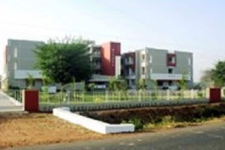 Smt Chandaben Mohanbhai Patel Institute of Computer Applications campus in Anand, Gujarat, India — photo 2
