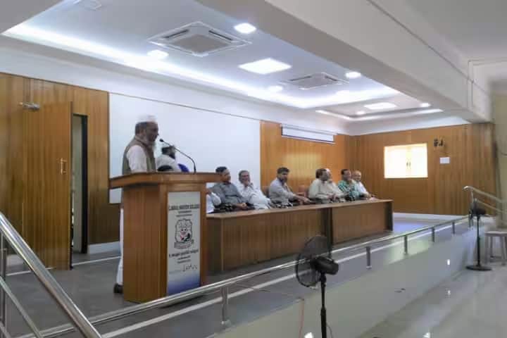 C Abdul Hakeem College campus in Melvisharam, Tamil Nadu, India — photo 4