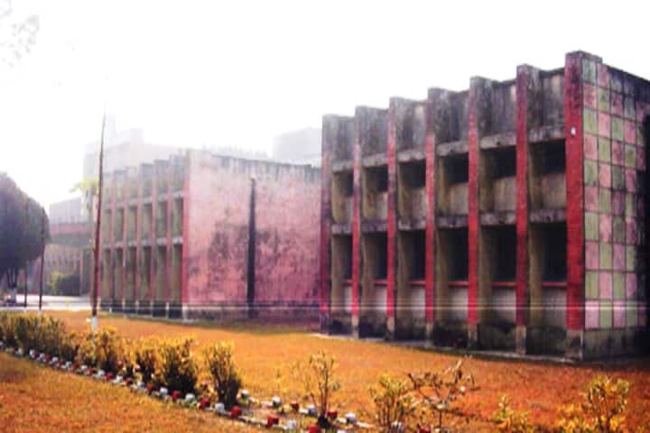 Ganna Utpadak Mahavidyalaya, Bareilly campus in Bareilly, Uttar Pradesh, India