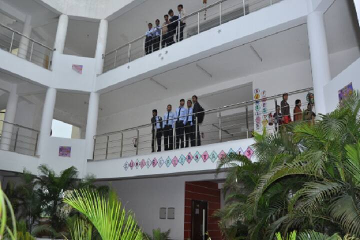 Sun Institute of Teachers Education campus in Shahjahanpur, Uttar Pradesh, India — photo 2