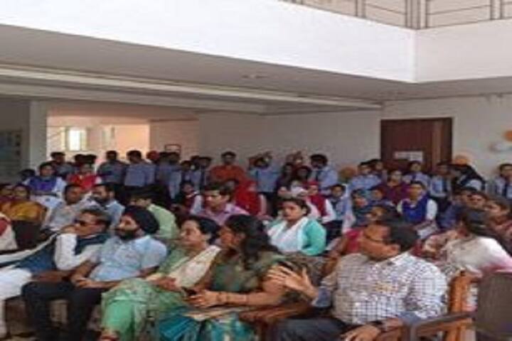Sun Institute of Teachers Education campus in Shahjahanpur, Uttar Pradesh, India — photo 3