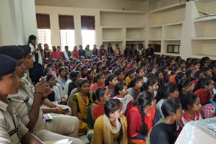 Yashvant Rao Meghawale Government College campus in Dhamtari, Chhattisgarh, India — photo 2