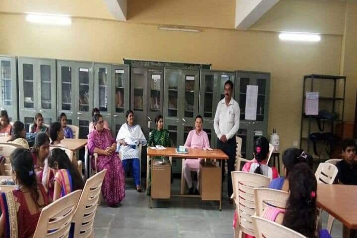 Shri CH Bhil Government Arts and Commerce College campus in Chhota Udaipur, Gujarat, India — photo 5