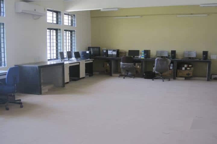 Shri CH Bhil Government Arts and Commerce College campus in Chhota Udaipur, Gujarat, India — photo 6