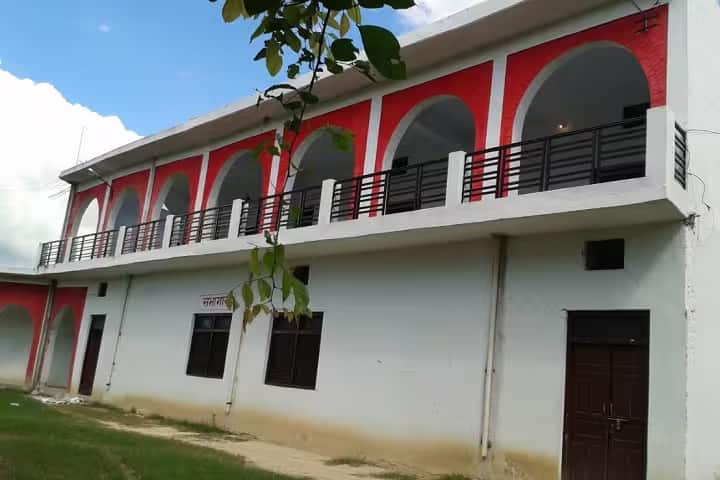 Shri Hanumat Shikshan Sansthan campus in Sultanpur, Uttar Pradesh, India — photo 1