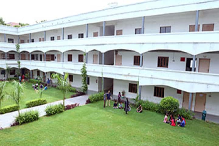 Smt Maniba Mahila B Ed College campus in Ahmedabad, Gujarat, India — photo 1