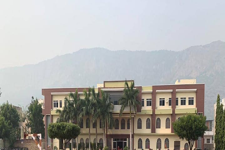 Gyan Kanwar Girls Teachers Training College campus in Ajmer, Rajasthan, India — photo 1
