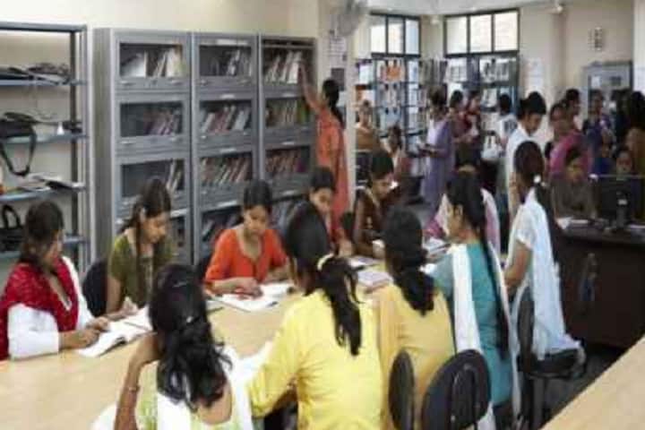 Gyan Kanwar Girls Teachers Training College campus in Ajmer, Rajasthan, India — photo 4