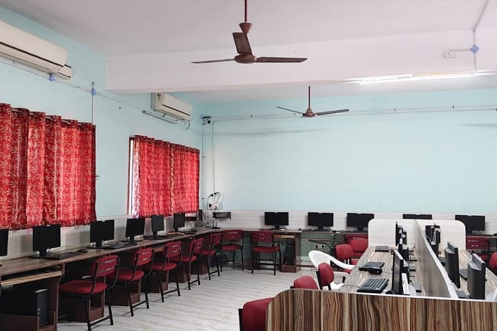 Mohamed Sathak Hamid College of Arts and Science for Women campus in Ramanathapuram, Tamil Nadu, India — photo 4