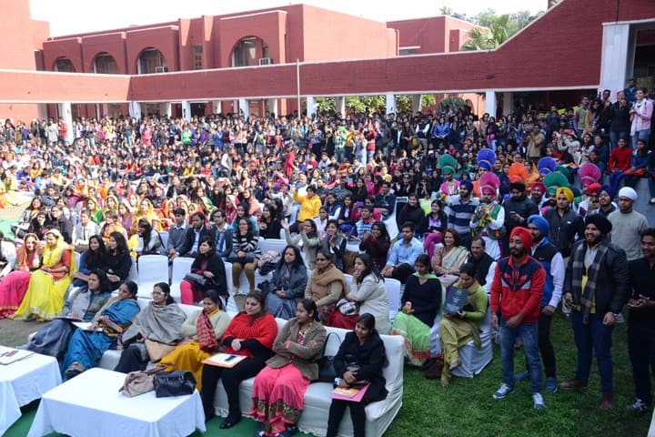 Maitreyi College campus in New Delhi, Delhi, India — photo 2