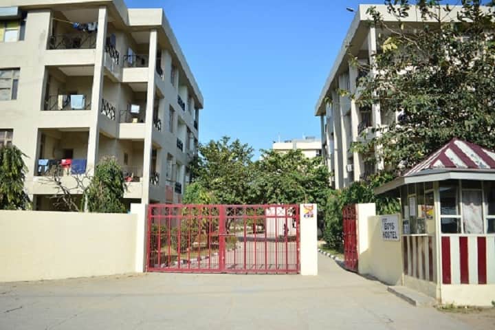 Rayat Bahra University School of Pharmaceutical Sciences campus in Mohali, Punjab, India — photo 2