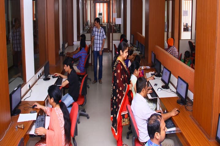 Rayat Bahra University School of Pharmaceutical Sciences campus in Mohali, Punjab, India — photo 6