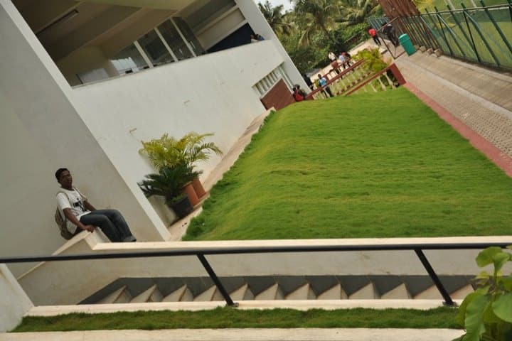 Parvatibai Chowgule College of Arts and Science campus in Margao, Goa, India — photo 3