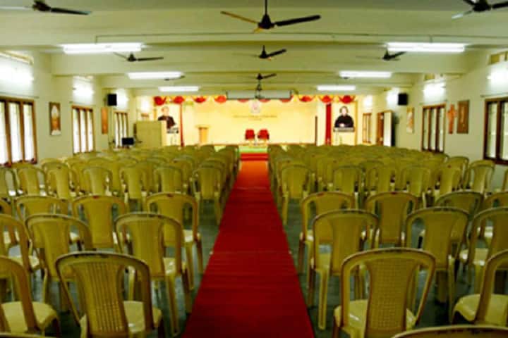 Holy Cross College of Education campus in Tiruchirappalli, Tamil Nadu, India — photo 6