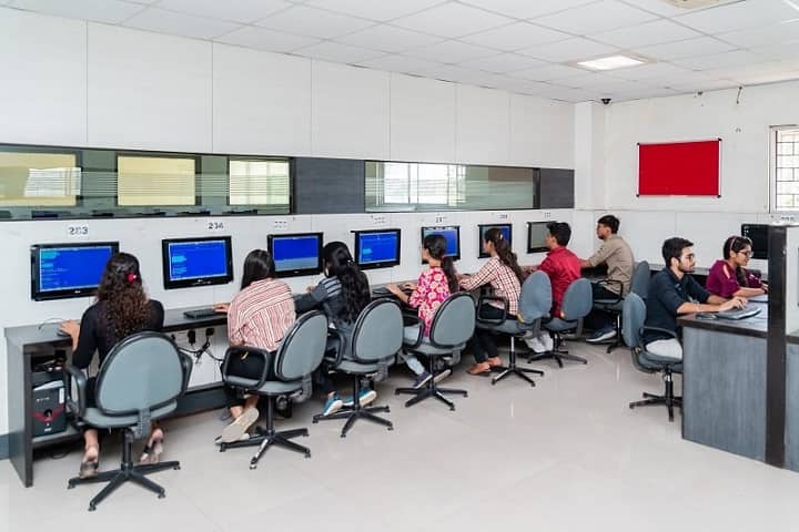 Monark University campus in Ahmedabad, Gujarat, India — photo 4