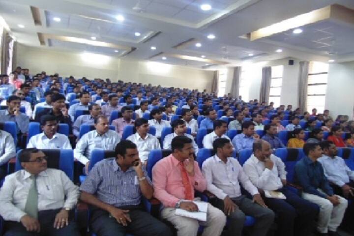 Pravara Rural Education Society's Institute of Pharmacy campus in Loni, Maharashtra, India — photo 2